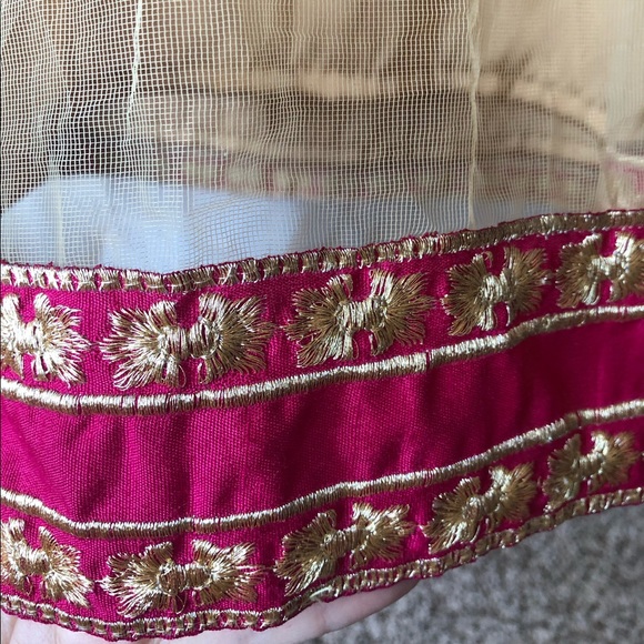 Paskistan Wedding Dress and Dupatta - Picture 4 of 8